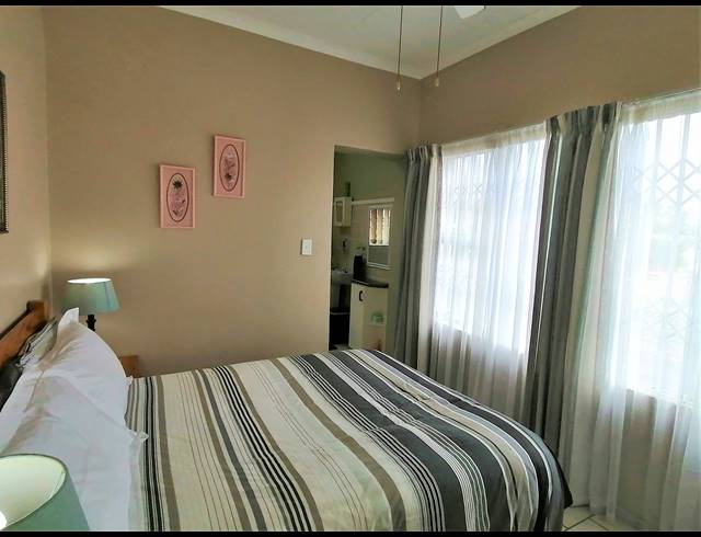 2 BEDROOM TOWNHOUSE FOR SALE IN MARGATE BEACH
